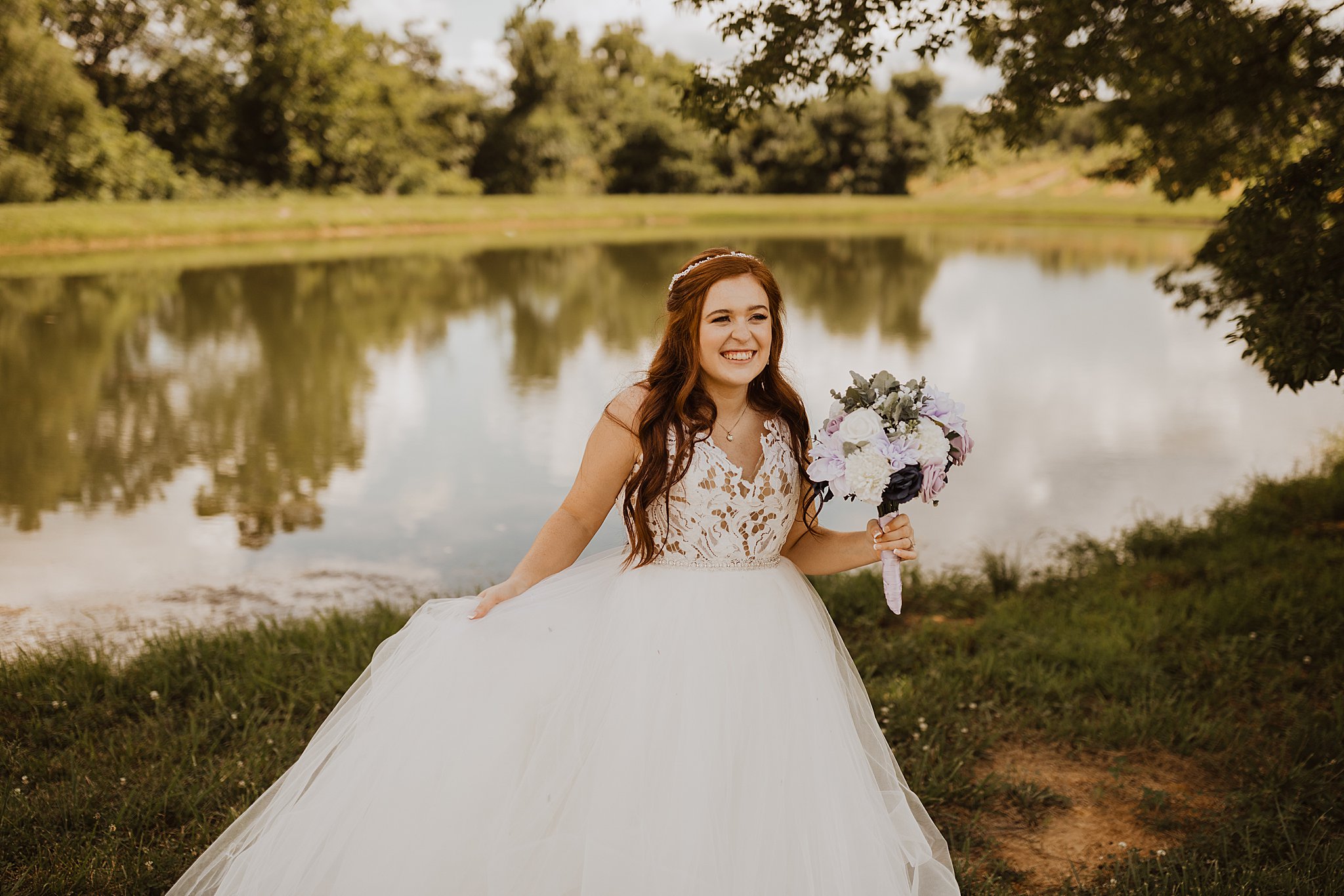 Missouri Winery Wedding | Bride and Groom Photos