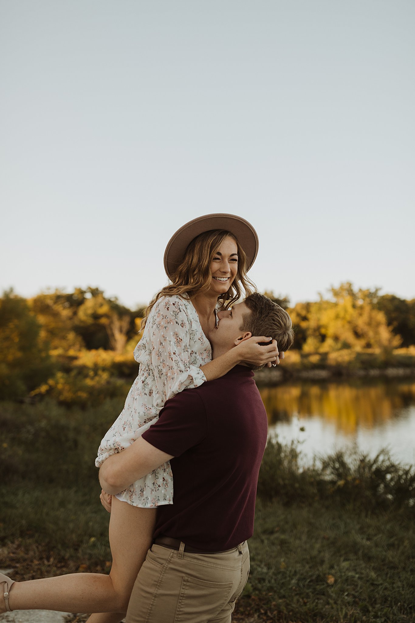 STL Engagement Photos | Picking her up