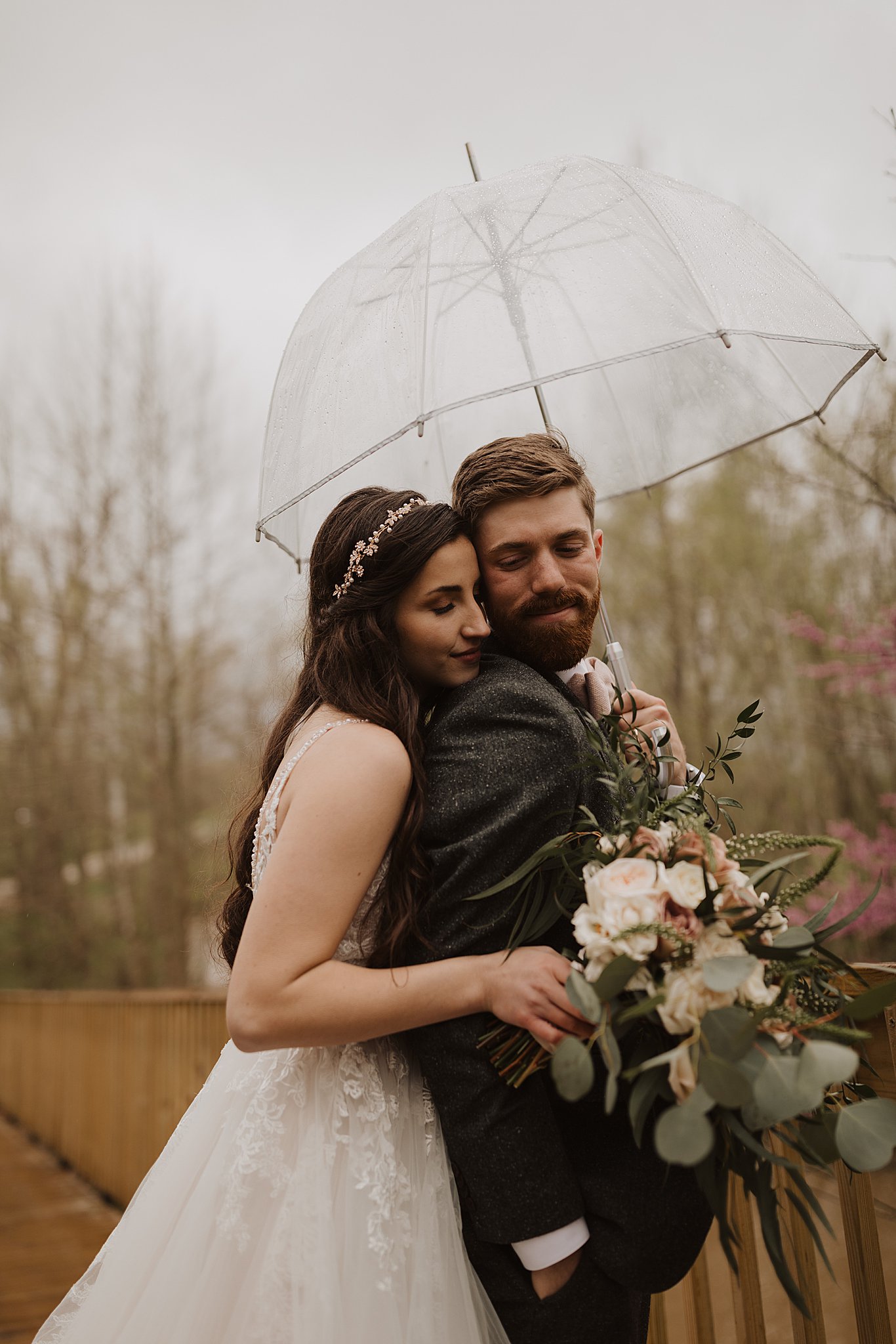 Rainy Spring St. Louis Wedding Photos