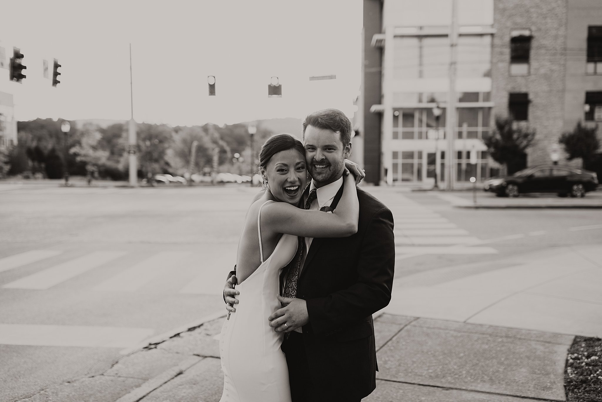 Downtown Chattanooga Bride and Groom Pictures