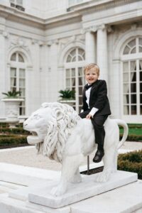 Rosecliff Mansion Wedding, Gilded Age wedding venue, Documentary Style Wedding Photos, Film Wedding Photography, Candid Wedding Photos, Storytelling Wedding Photography, Rhode Island Wedding Photographer, Newport Wedding Photographer, New York Wedding Photographer, Classy Wedding Aesthetic, Chic Wedding Style, | @abbyrosephoto_