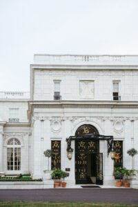 Gilded Age wedding venue, Formal Garden Wedding, Luxury wedding inspiration, Black tie wedding aesthetic, Rhode Island Wedding Photographer, Newport Wedding Photographer, New York Wedding Photographer, Classy Wedding Aesthetic, Chic Wedding Style, | @abbyrosephoto_