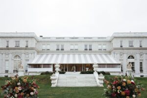 Rosecliff Mansion Wedding, Romantic Wedding Photos, Documentary Style Wedding Photos, Film Wedding Photography, Candid Wedding Photos, Storytelling Wedding Photography, Rhode Island Wedding Photographer, Newport Wedding Photographer, New York Wedding Photographer, Classy Wedding Aesthetic, Chic Wedding Style, | @abbyrosephoto_