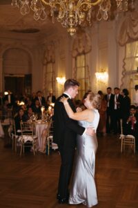 Rosecliff Mansion Wedding, Romantic Wedding Photos, Documentary Style Wedding Photos, Film Wedding Photography, Candid Wedding Photos, Storytelling Wedding Photography, Rhode Island Wedding Photographer, Newport Wedding Photographer, New York Wedding Photographer, Classy Wedding Aesthetic, Chic Wedding Style, | @abbyrosephoto_
