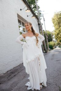 Boho bride inspo for wedding in St. Louis at Wild Carrot.